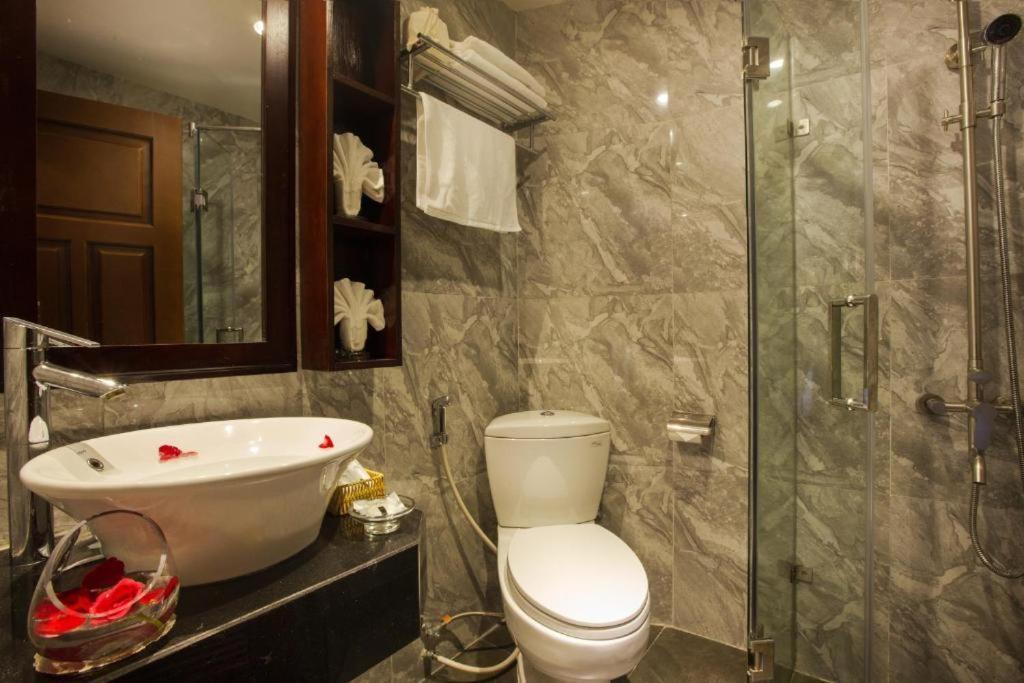 Ambassador Hanoi Hotel&Spa Buitenkant foto